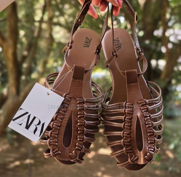 *Zara Strappy Flat Fisherman Sandles* - thumbnail 4