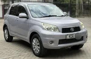 Toyota Rush 2011 Silver