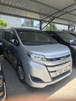 Toyota Noah 2019 Silver