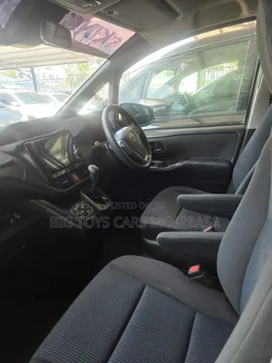 Toyota Noah 2019 Silver