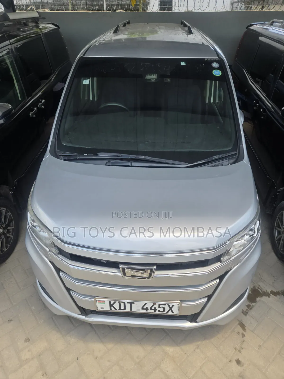 Toyota Noah 2019 Silver
