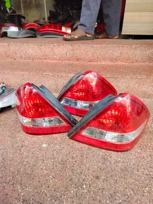 Nissan Tiida Sallon Back Tail