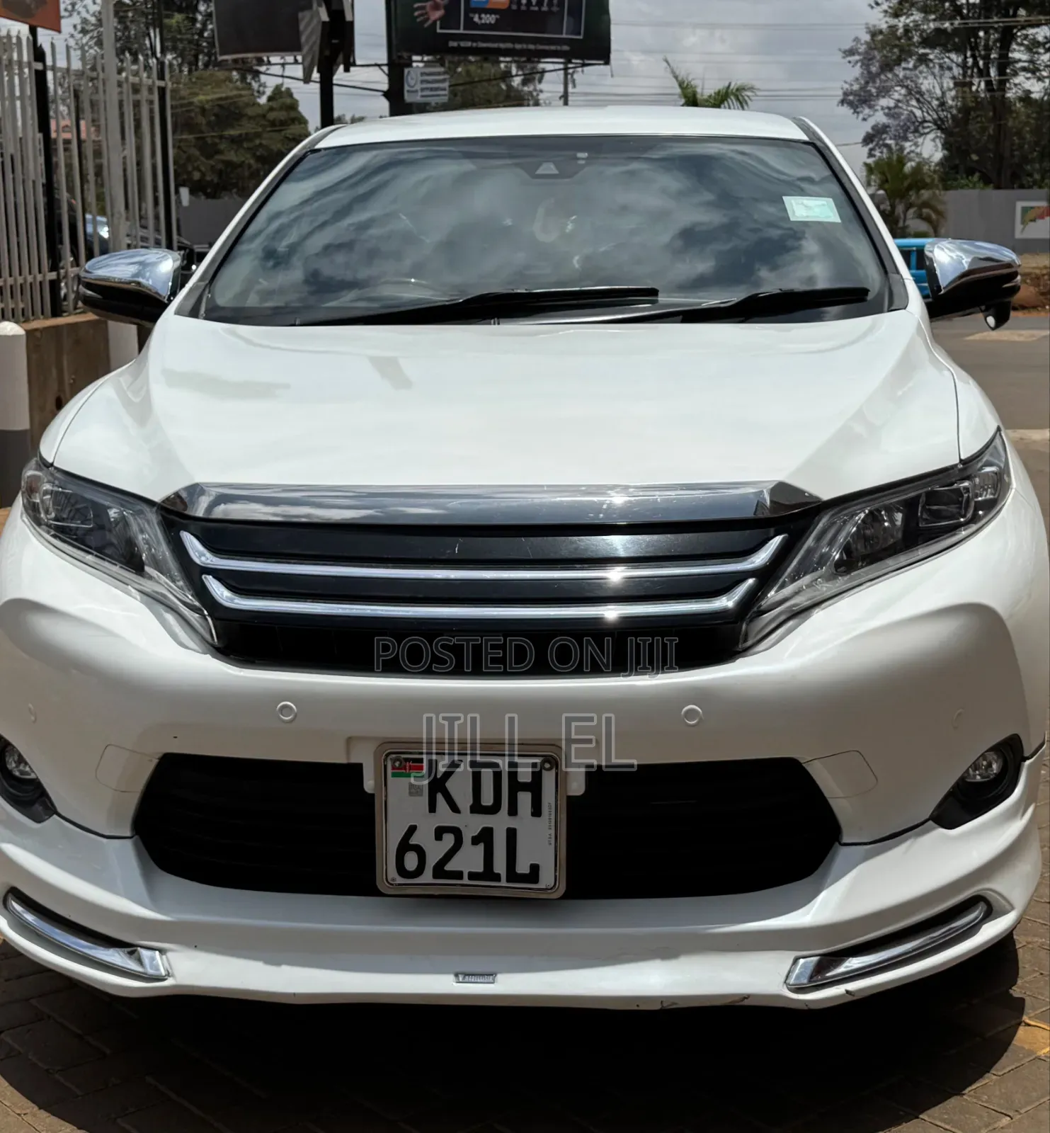 Toyota Harrier 2.0 2015 White