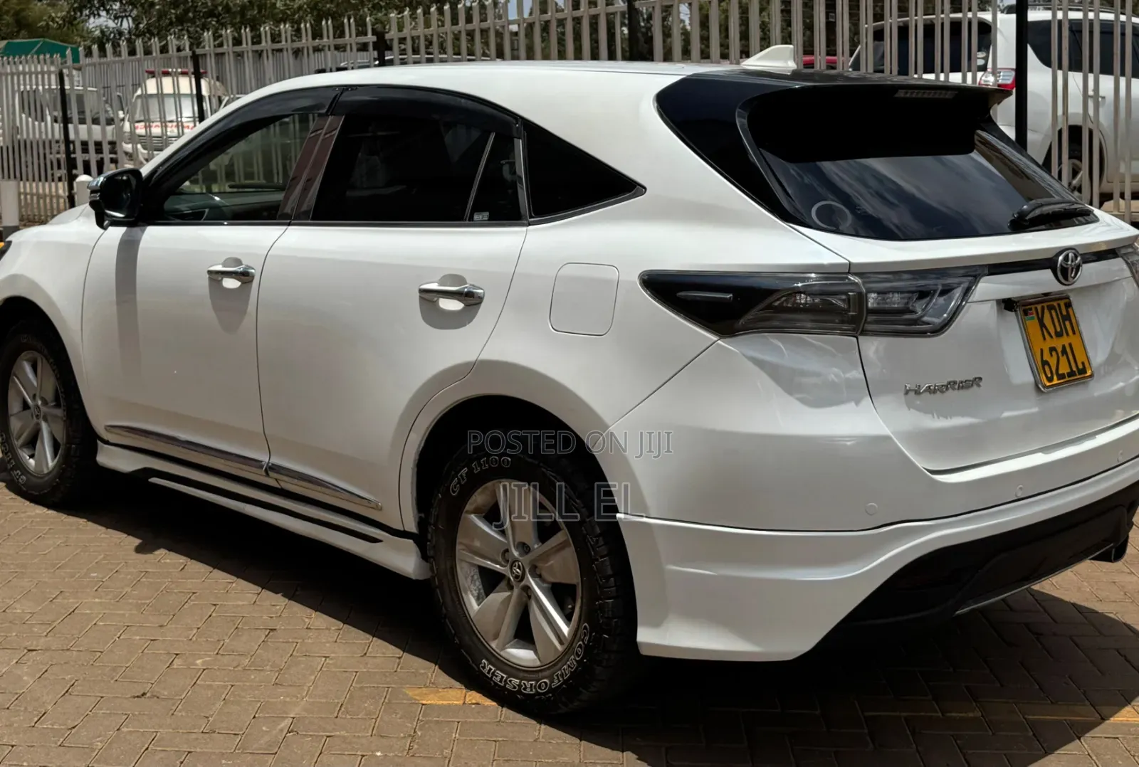 Toyota Harrier 2.0 2015 White