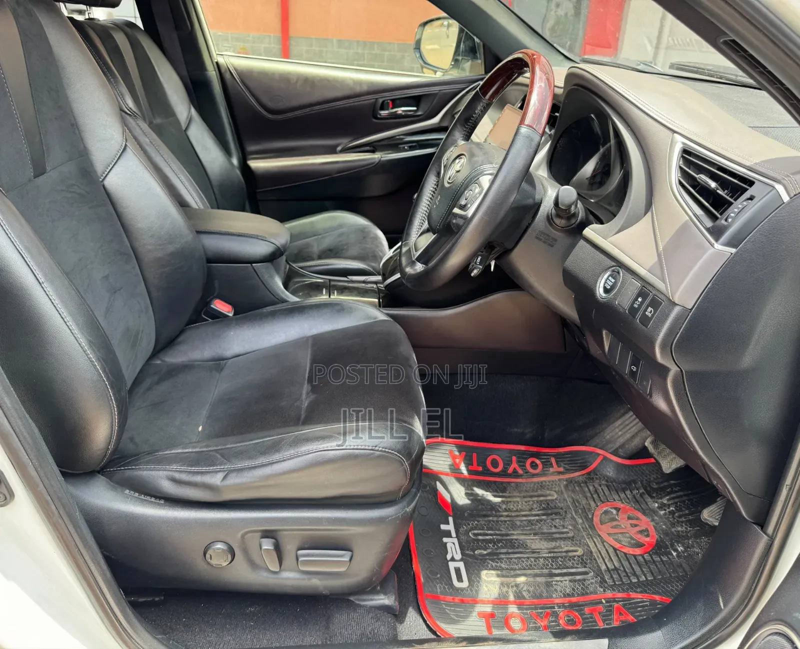 Toyota Harrier 2.0 2015 White