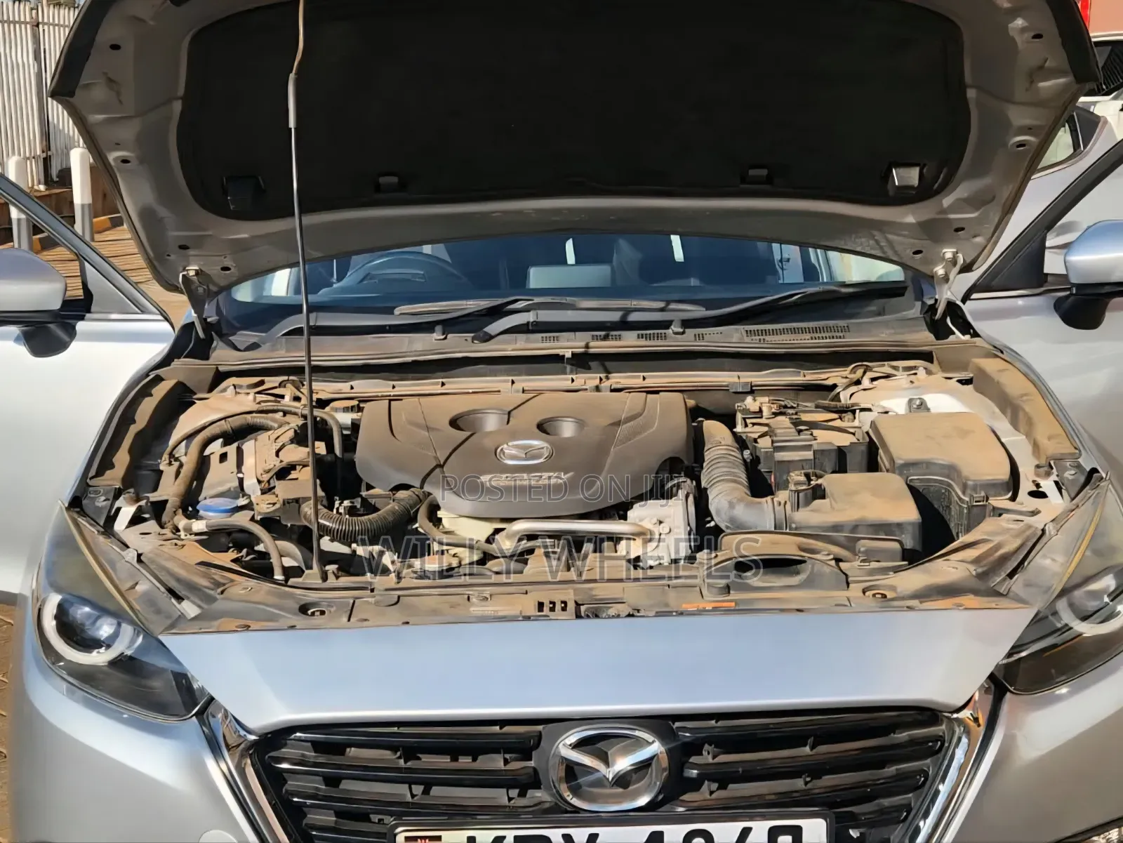 Mazda Axela 2018 Silver