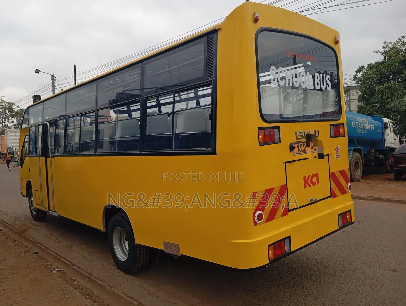 Isuzu NQR 2015 Yellow
