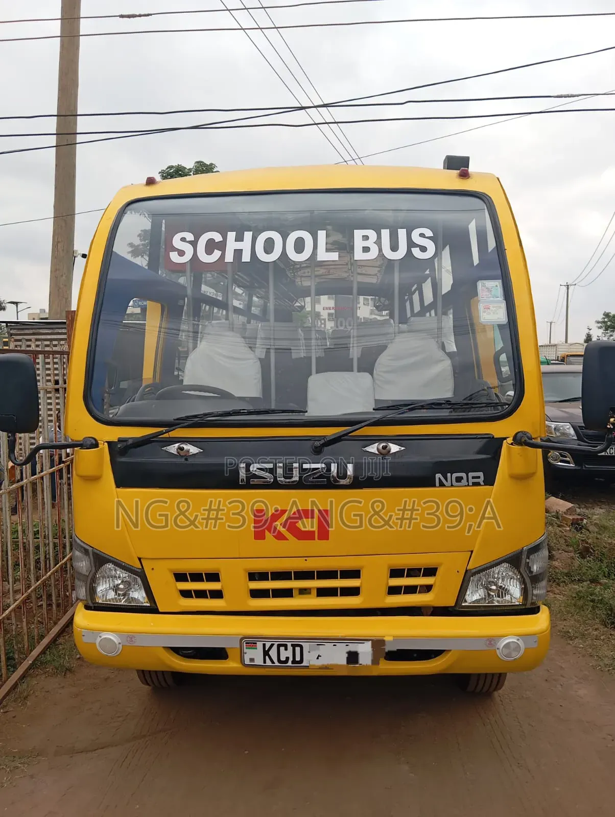 Isuzu NQR 2015 Yellow