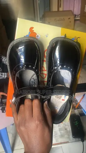 Crabkids Girls Patent Leather School Shoes