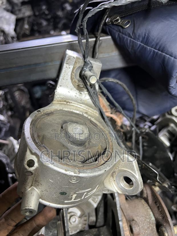 Honda Fit Gearbox Moutain - thumbnail 3