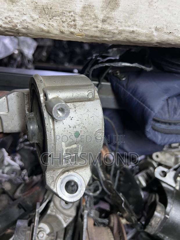 Honda Fit Gearbox Moutain - thumbnail 2