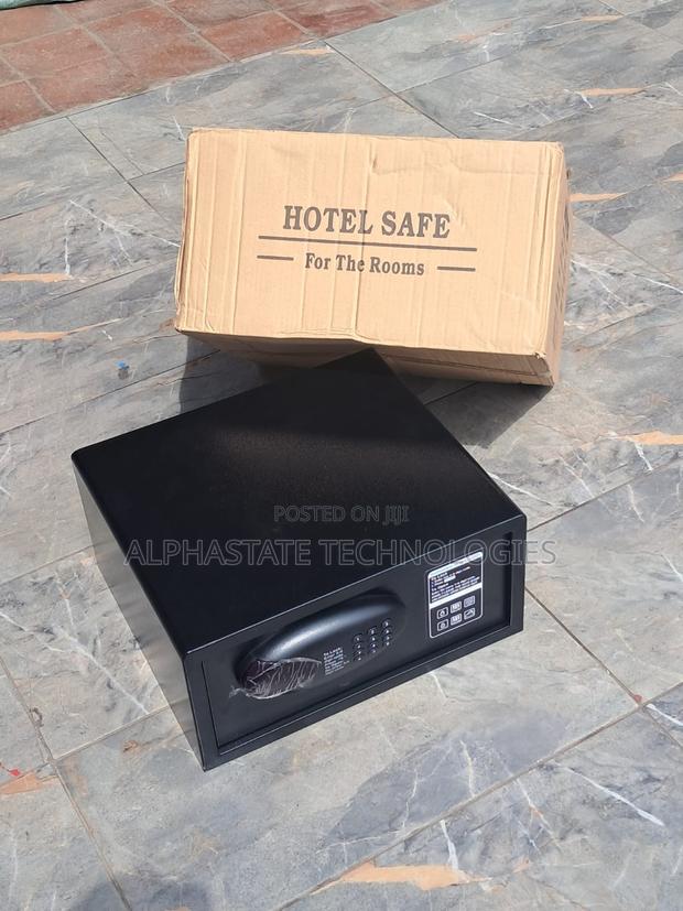 9KG Digital Security Safe Box With Emergency Key - main view