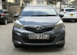 Toyota Vitz 2013 Gray