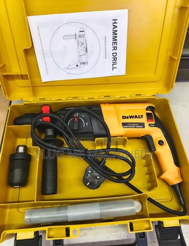 Approved Dewalt Rotary Hammer Drill With 2 Chunk and Bits 800 Watts