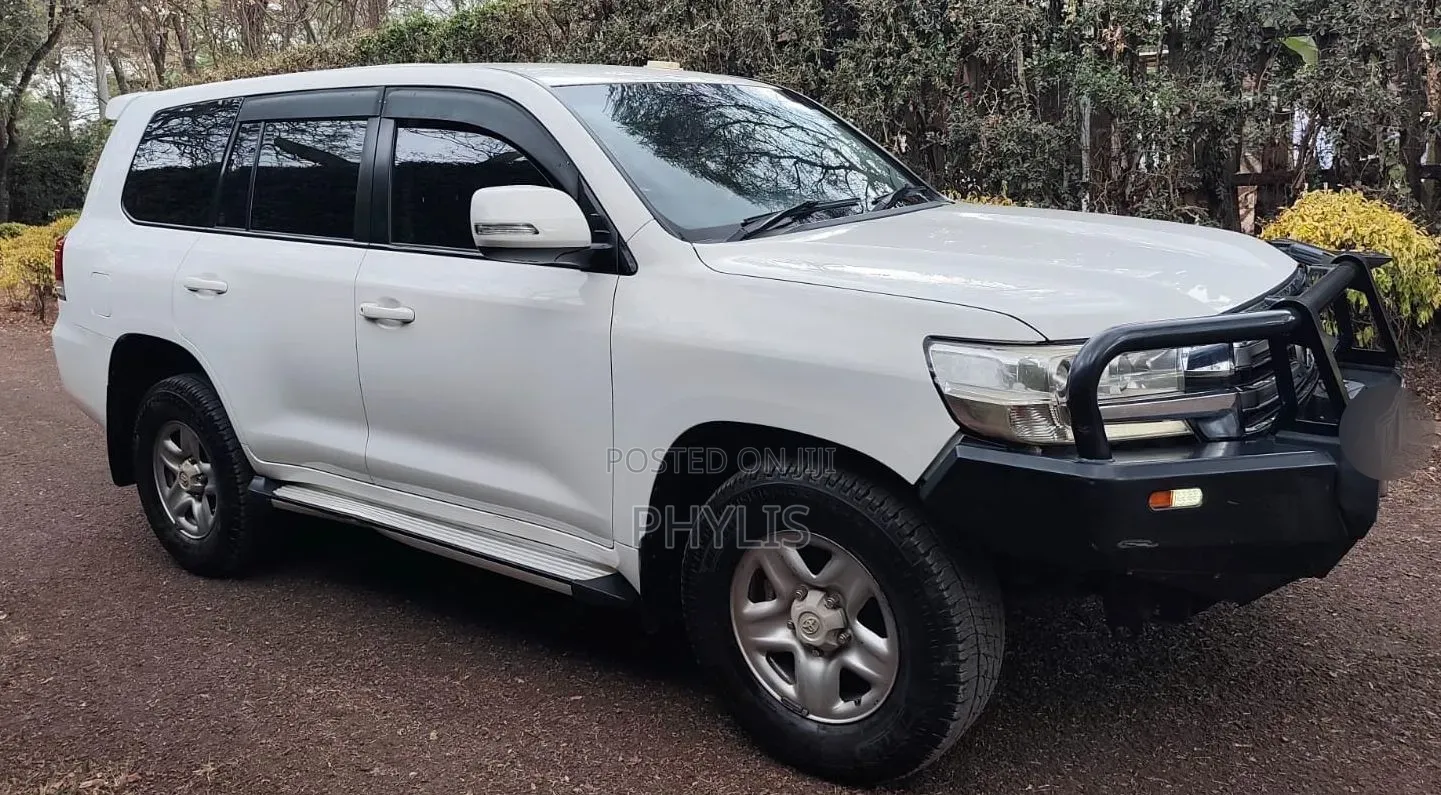 Toyota Land Cruiser 2017 White