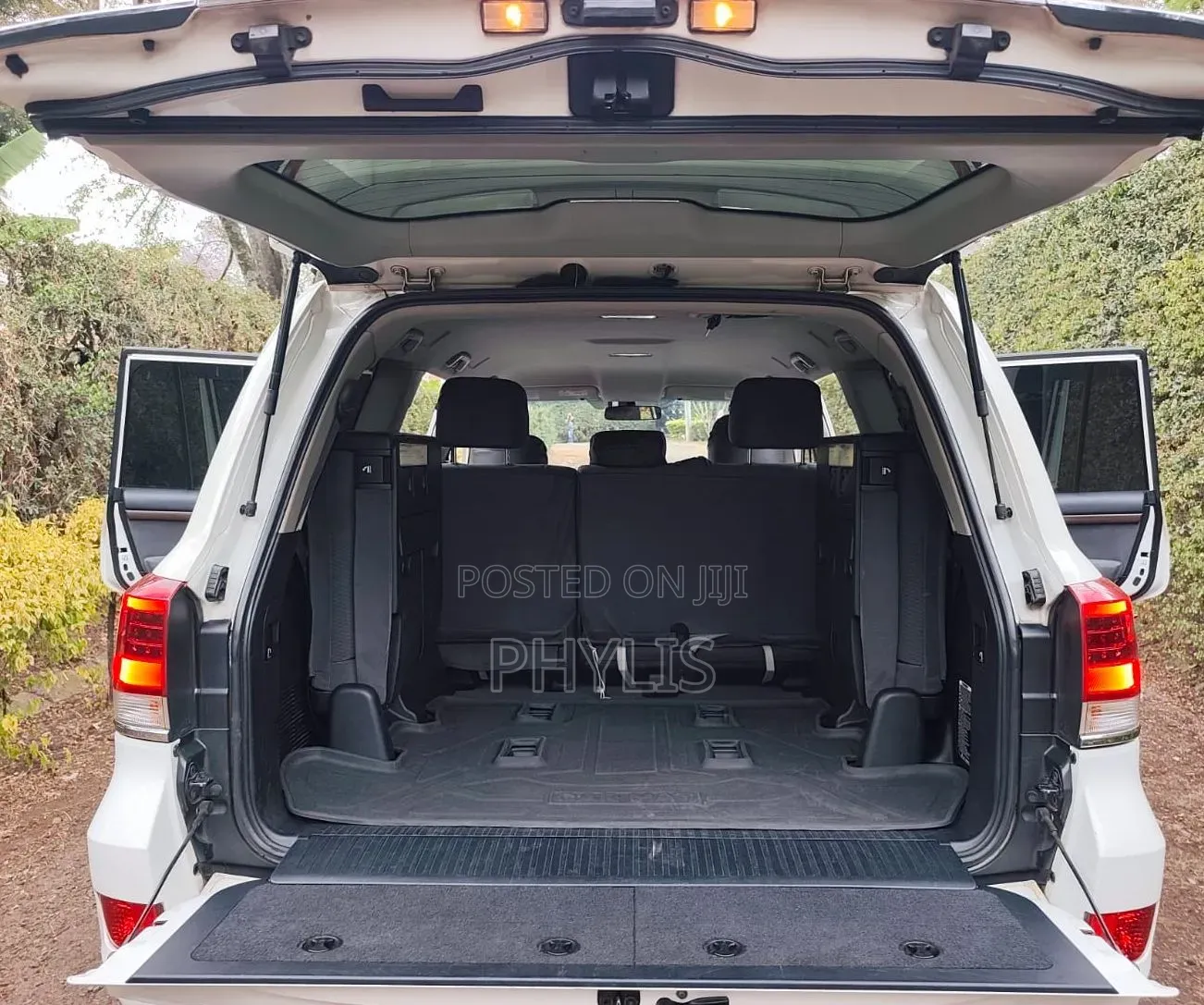 Toyota Land Cruiser 2017 White