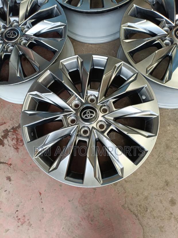 300 Series V8 Rims Size 20