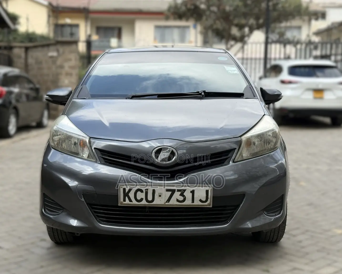 Toyota Vitz 2013 Gray