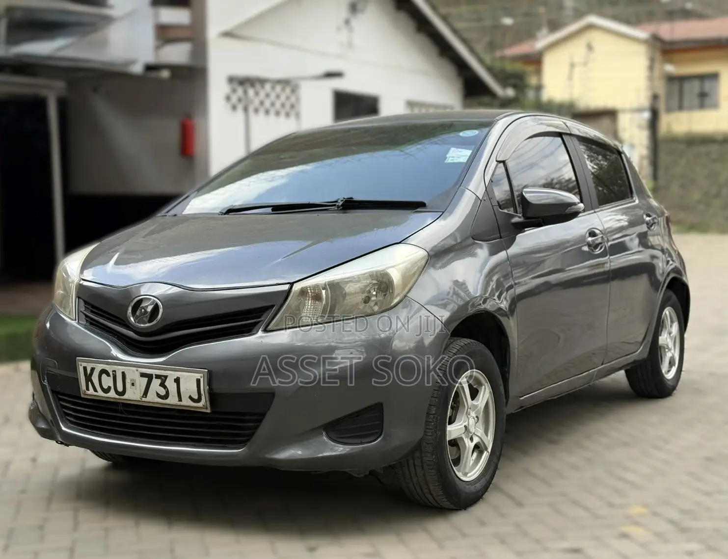 Toyota Vitz 2013 Gray