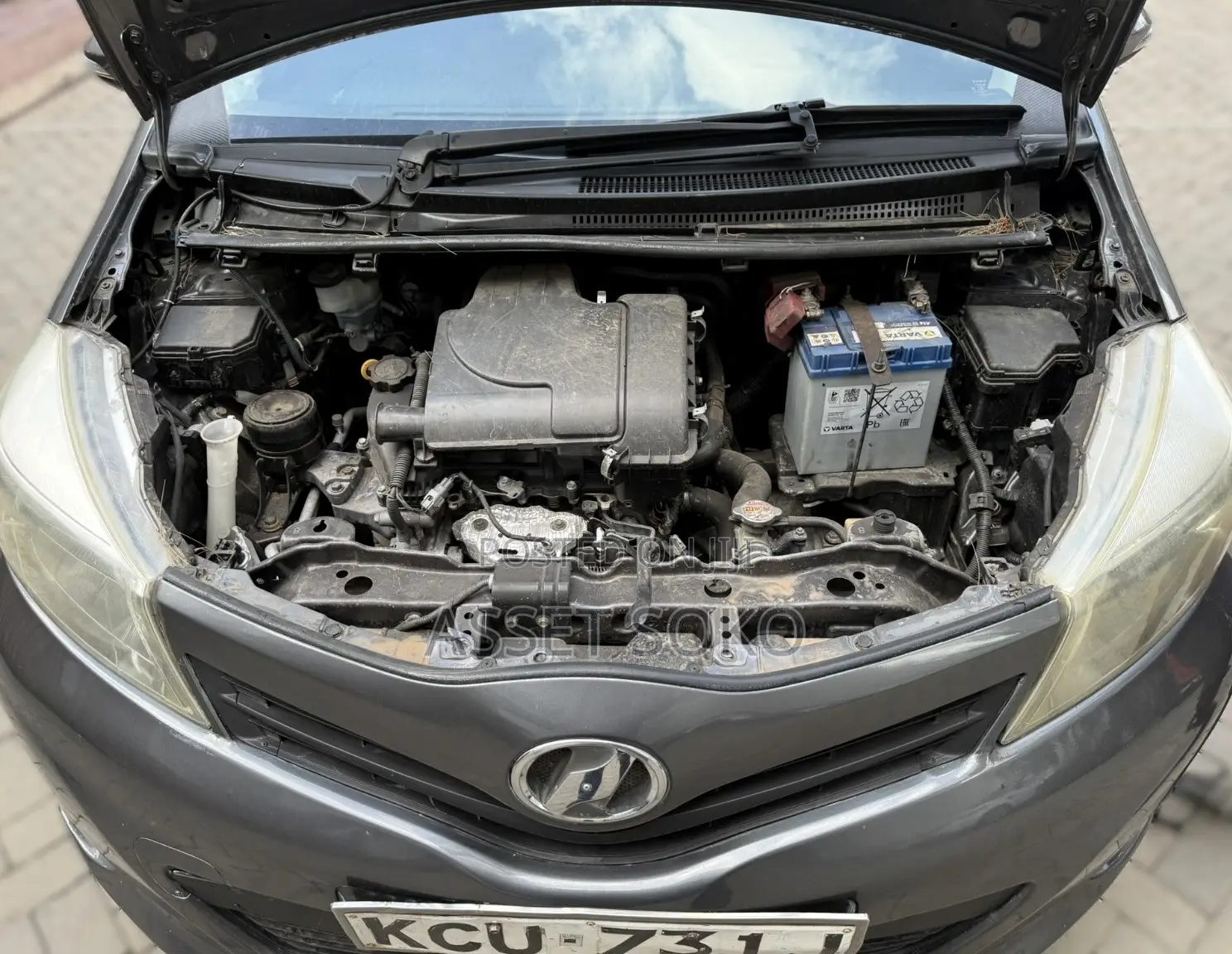 Toyota Vitz 2013 Gray