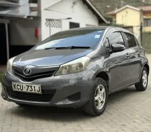 Toyota Vitz 1.0 FWD 5dr 2012 Gray