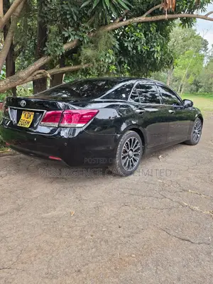 Toyota Crown 2016 Black