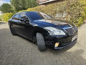 Toyota Crown 2012 Black