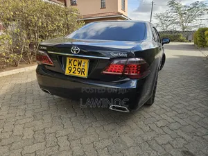 Toyota Crown 2012 Black