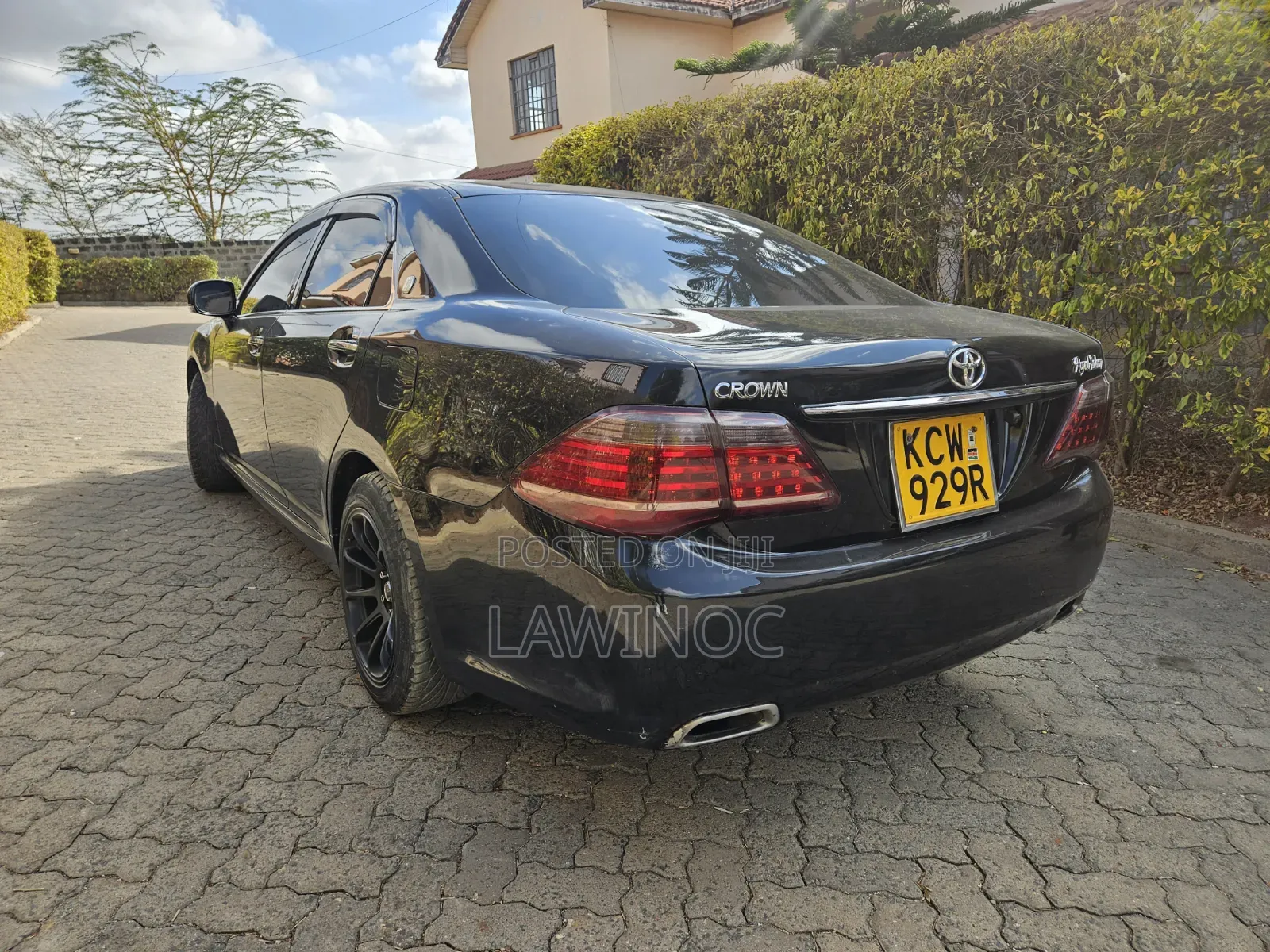 Toyota Crown 2012 Black