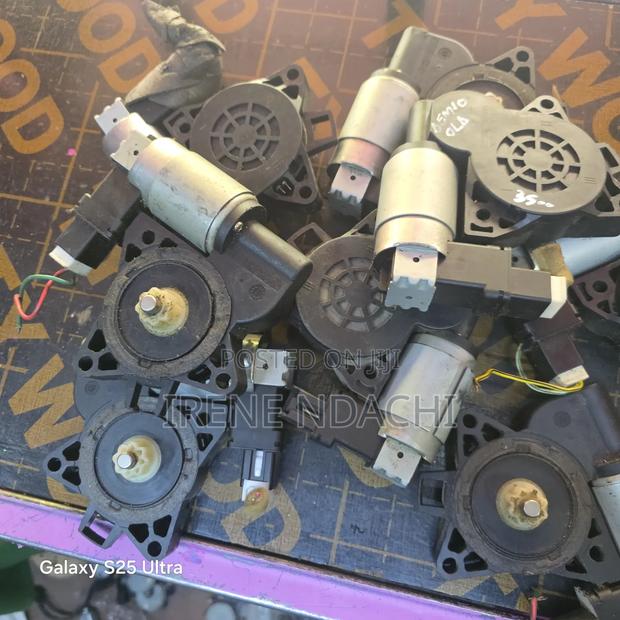 Mazda Demio Window Motor - thumbnail 2