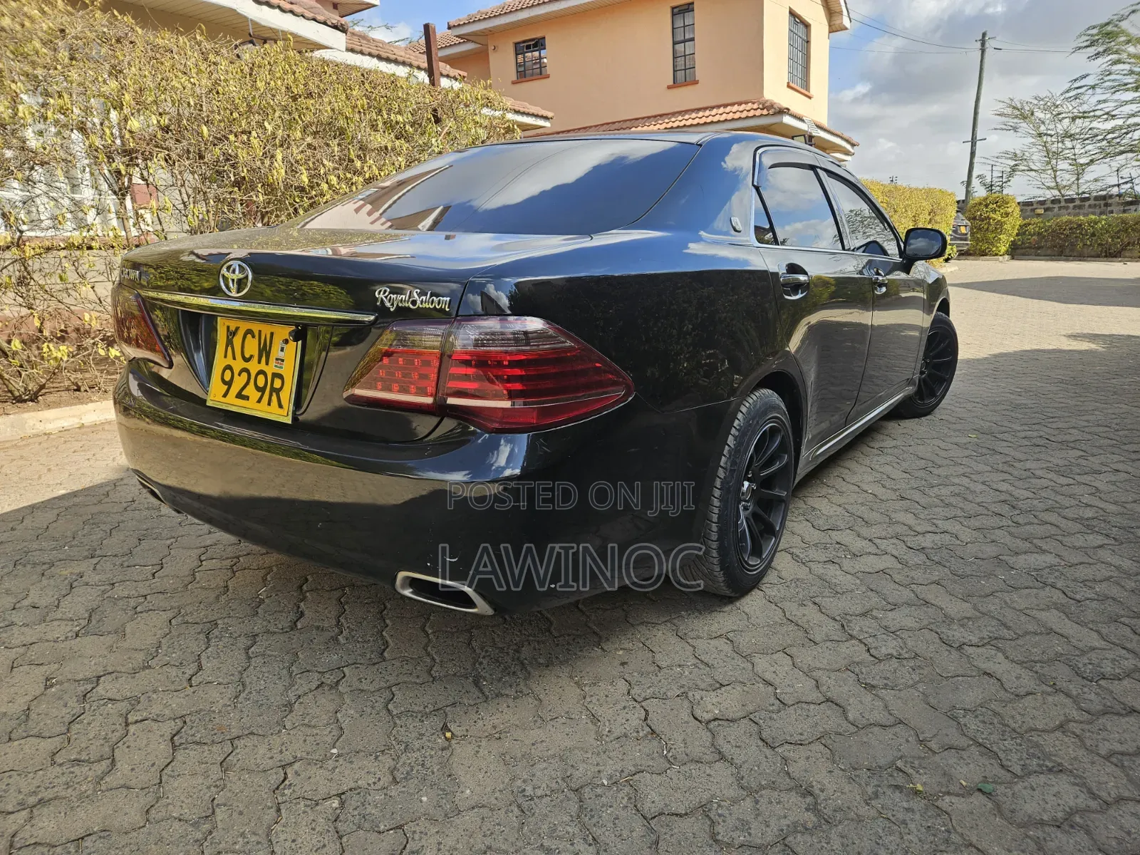 Toyota Crown 2012 Black
