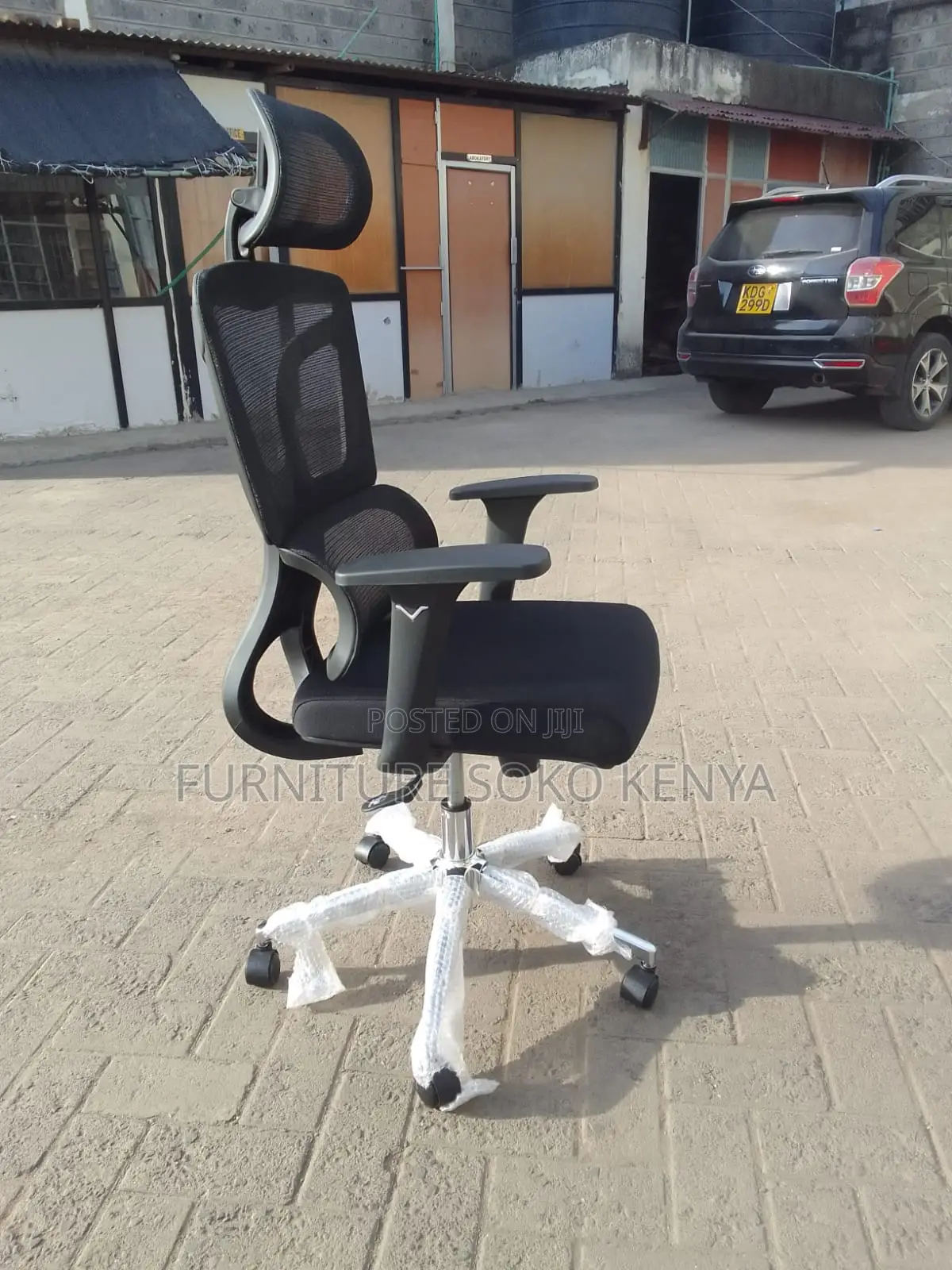 Office Chair : High-Back Ergonomic Mesh Office Chair
