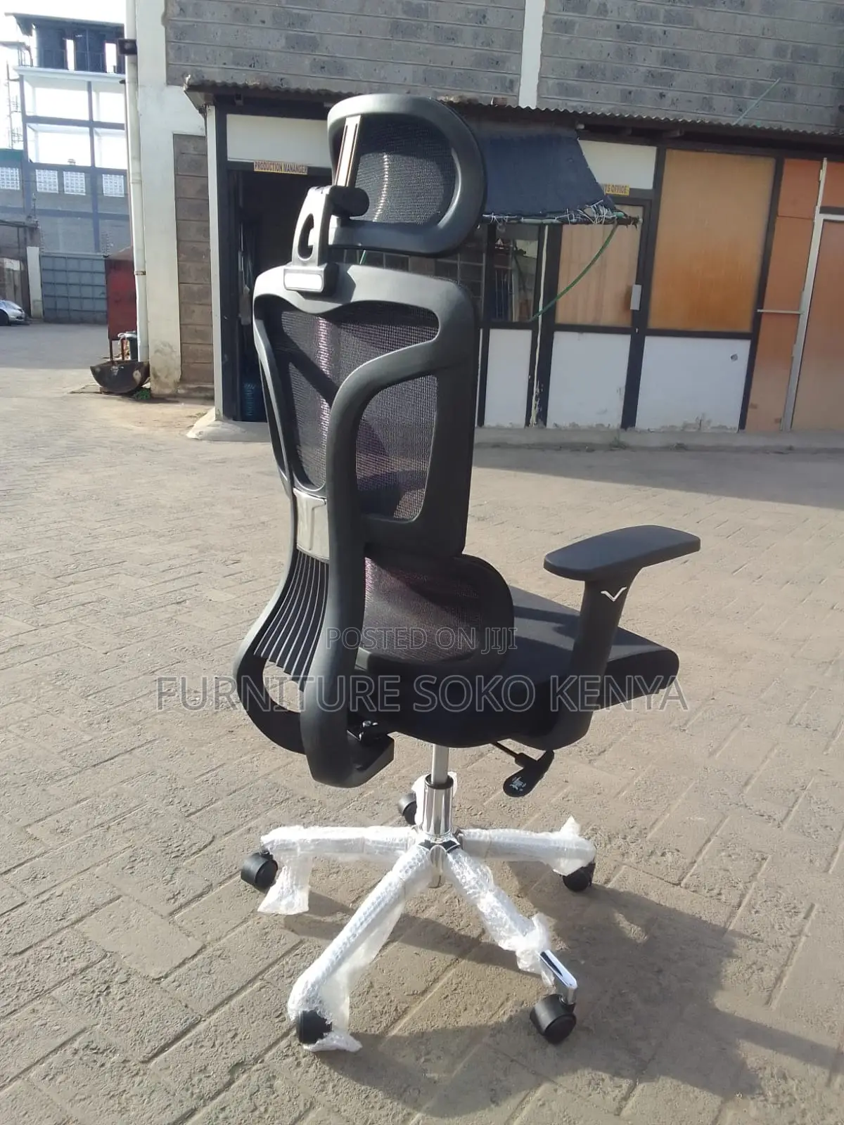 Office Chair : High-Back Ergonomic Mesh Office Chair