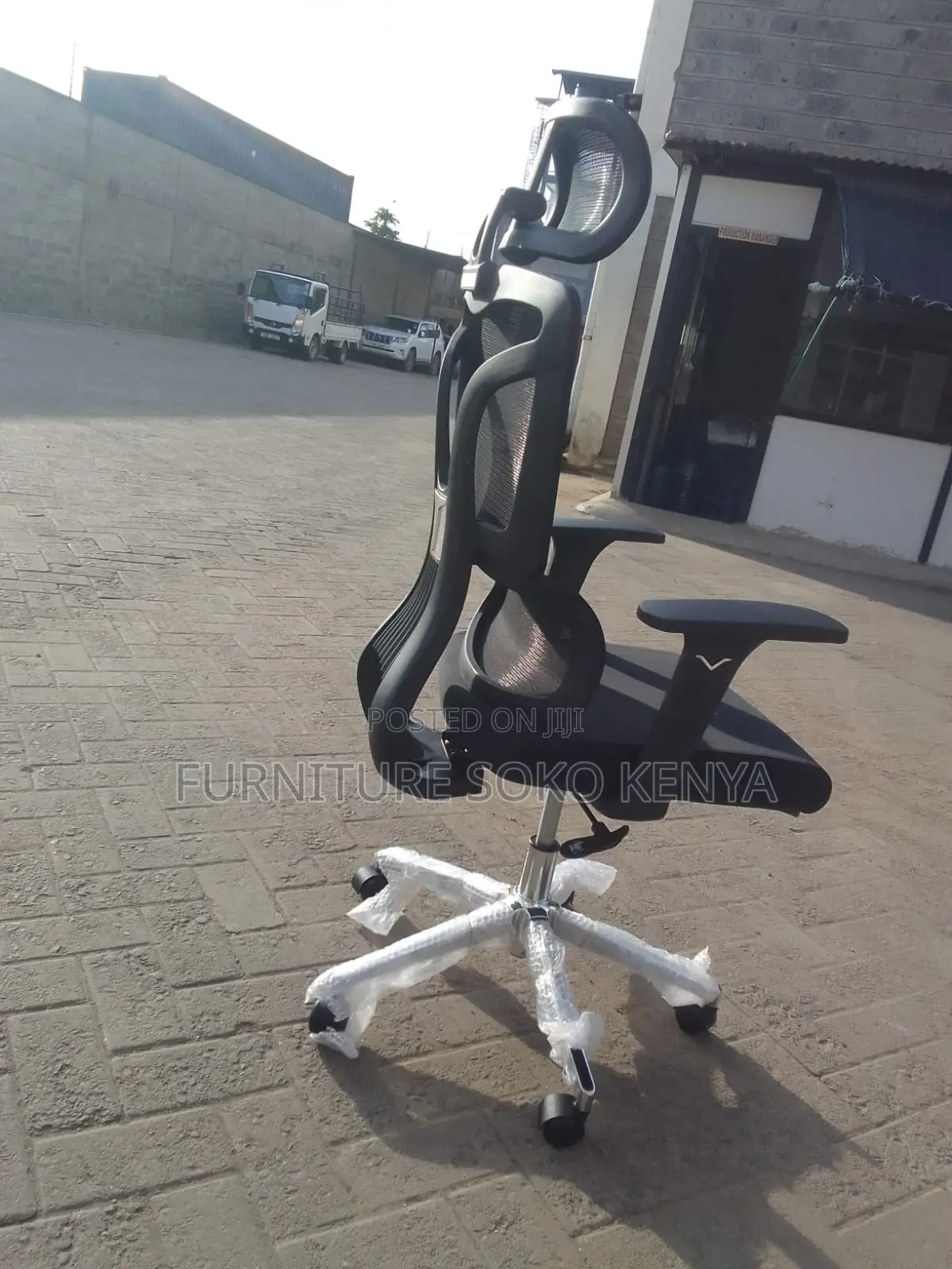 Office Chair : High-Back Ergonomic Mesh Office Chair