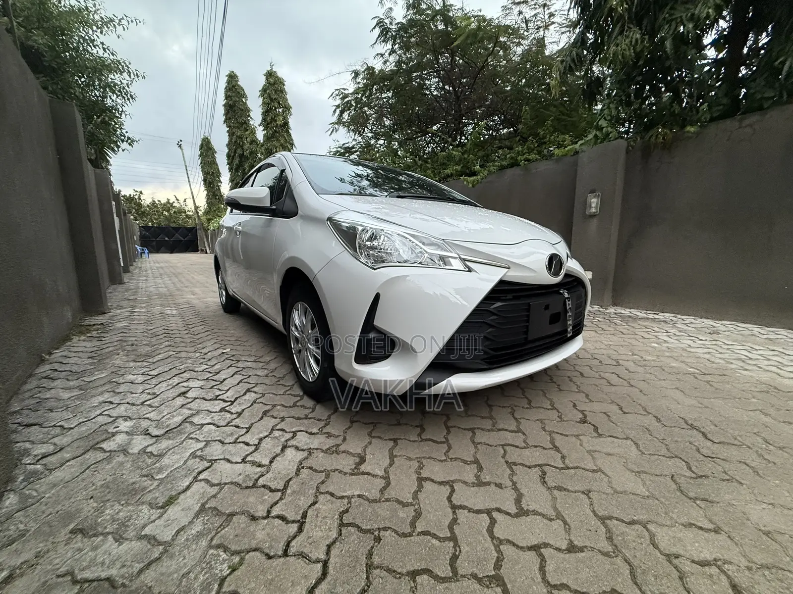 Toyota Vitz 1.0 FWD 5dr 2019 White