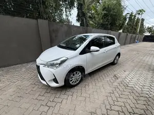 Toyota Vitz 1.0 FWD 5dr 2019 White