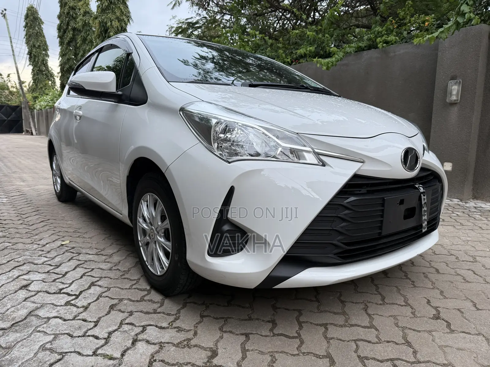Toyota Vitz 1.0 FWD 5dr 2019 White