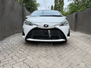 Toyota Vitz 1.0 FWD 5dr 2019 White