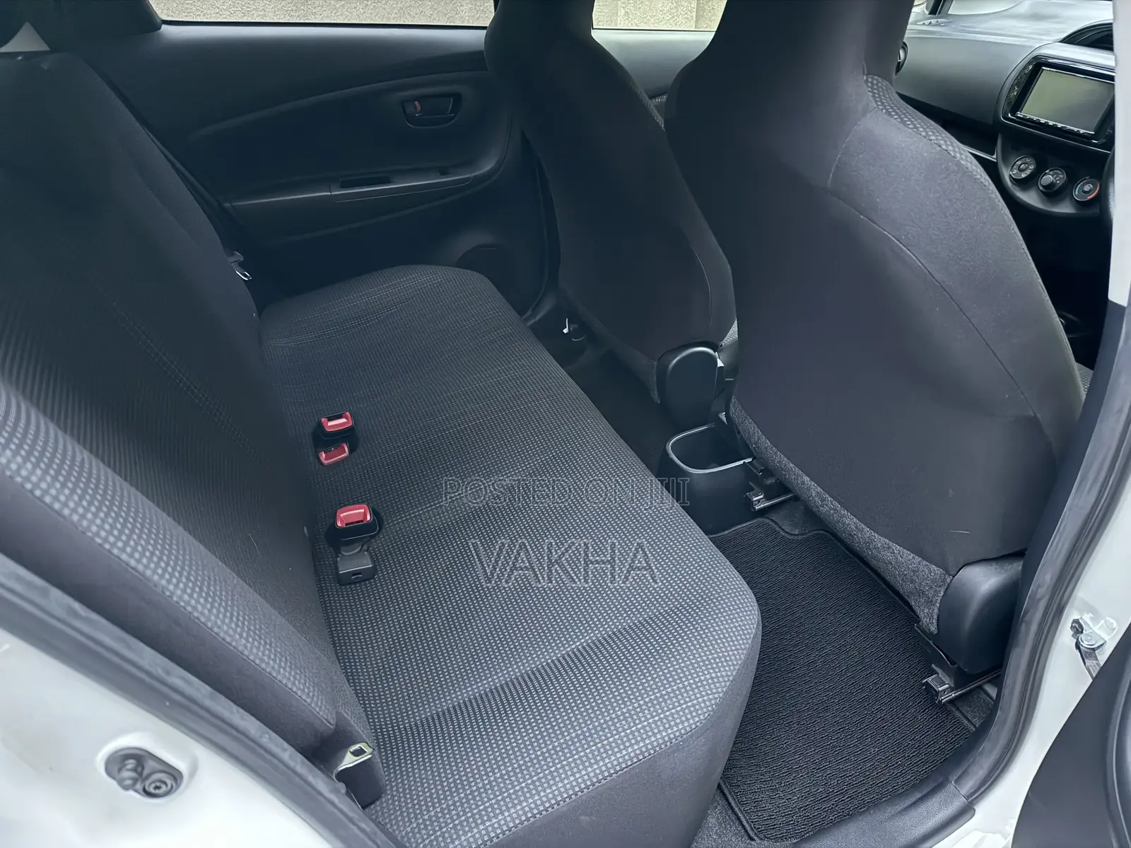Toyota Vitz 1.0 FWD 5dr 2019 White