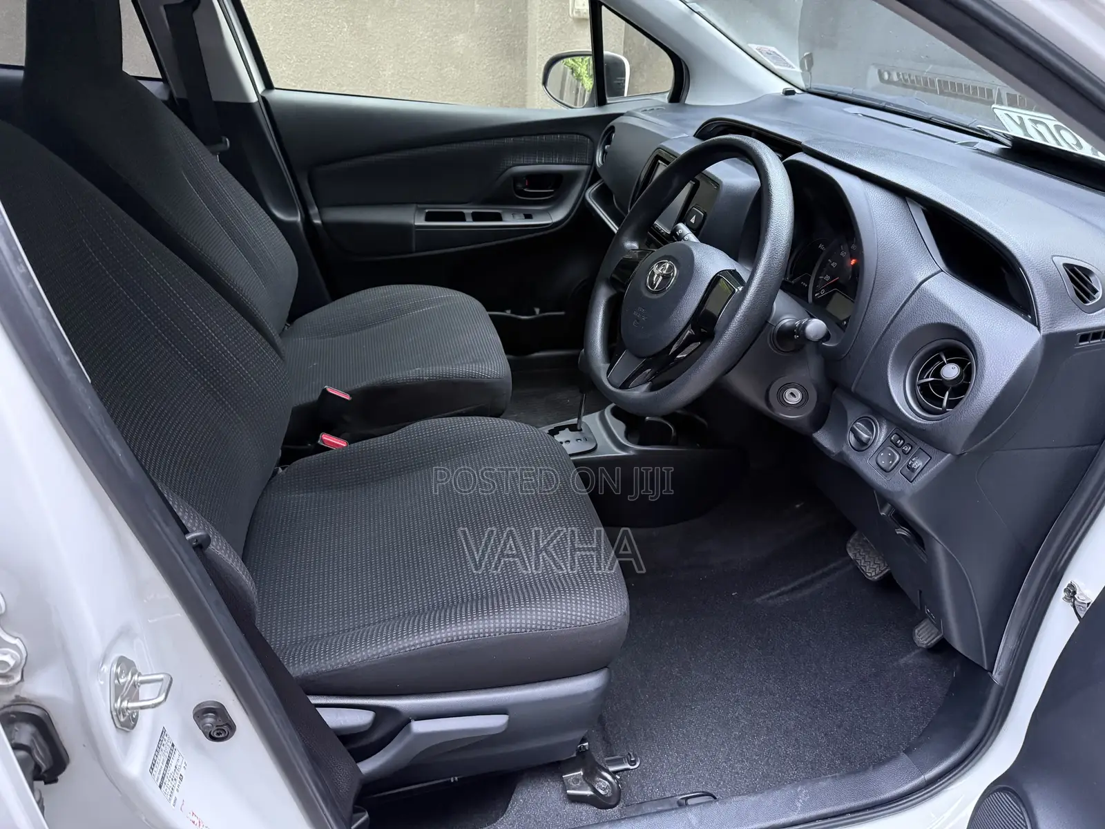 Toyota Vitz 1.0 FWD 5dr 2019 White