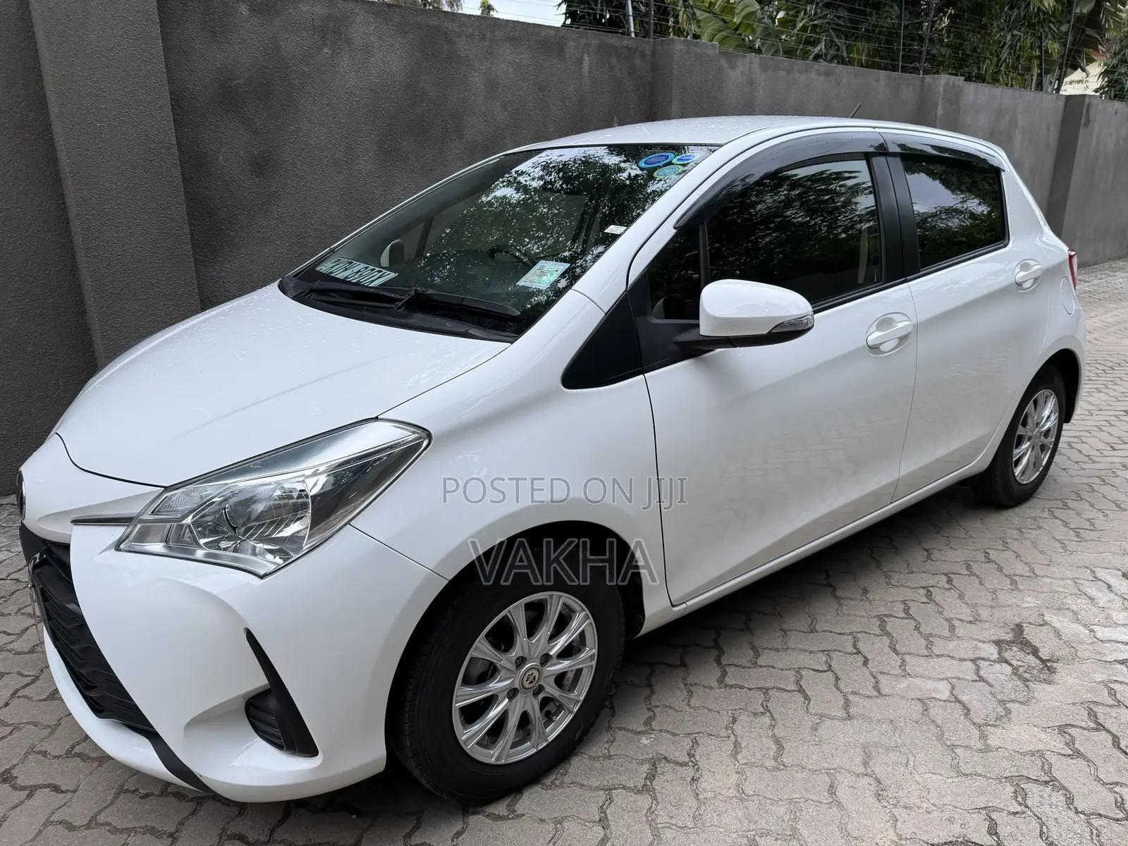 Toyota Vitz 1.0 FWD 5dr 2019 White