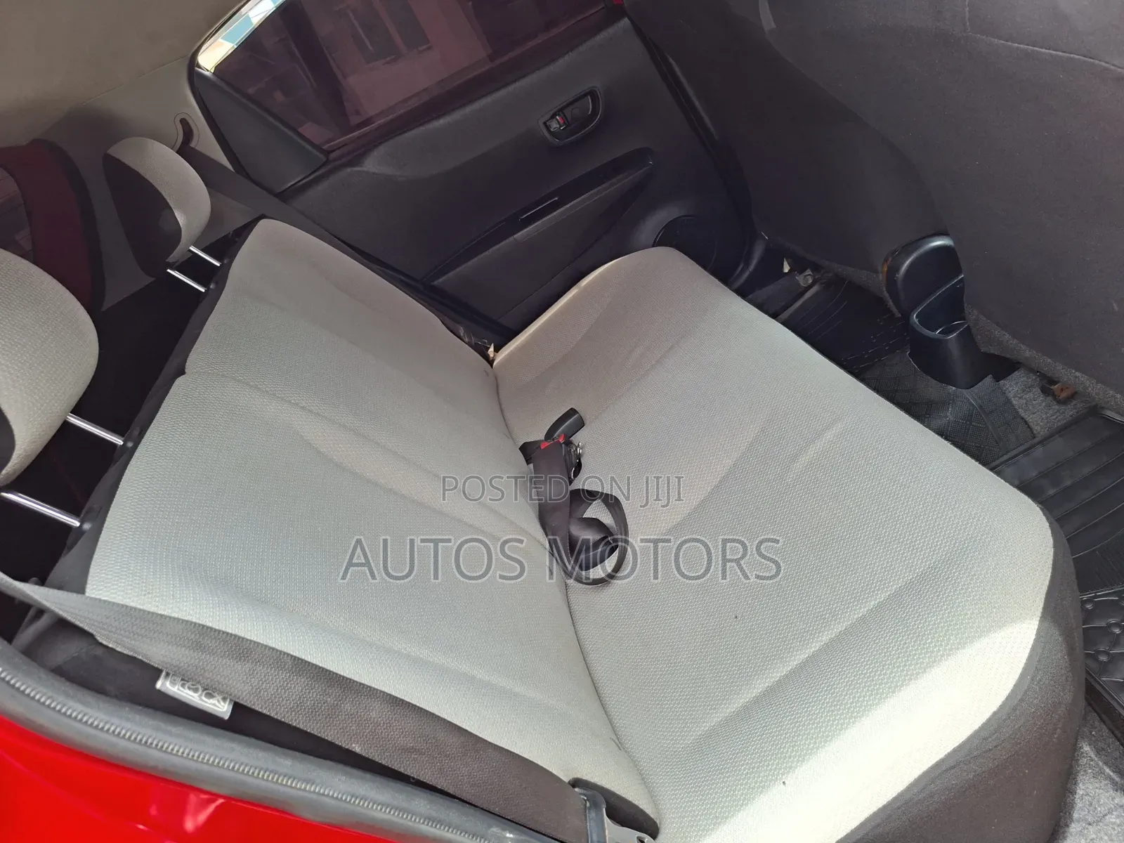Toyota Vitz 1.3 FWD 5dr 2012 Red