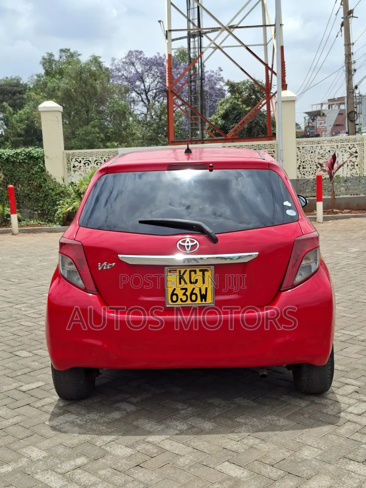 Toyota Vitz 1.3 FWD 5dr 2012 Red