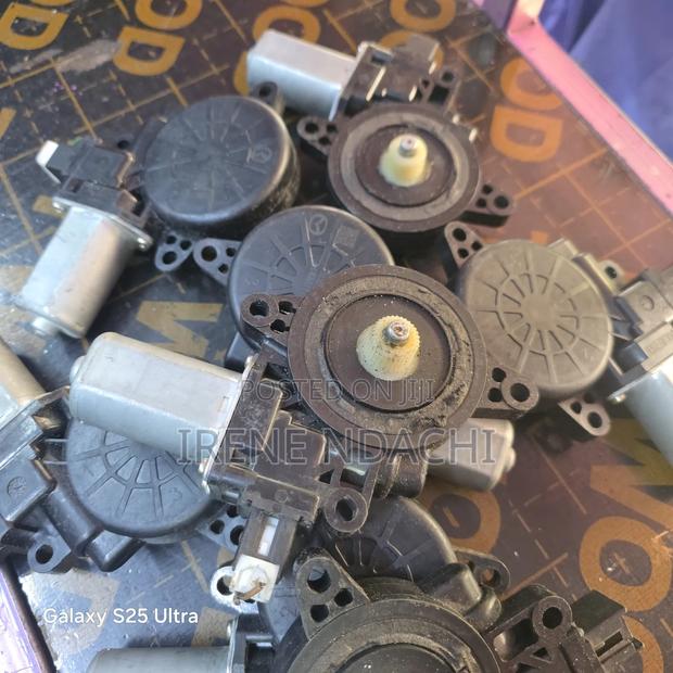 Mazda Demio New Window Motor