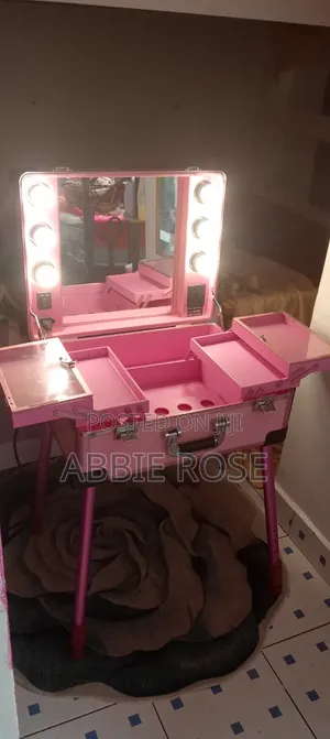 Portable Make Up Station