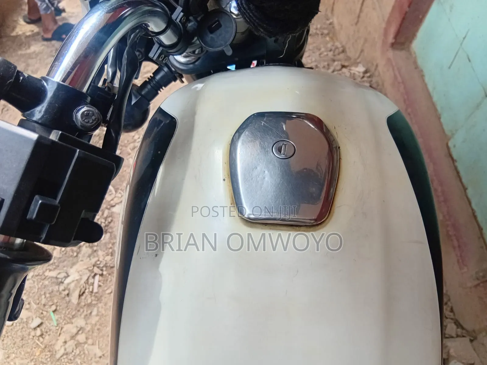 Bajaj Boxer 2019 White