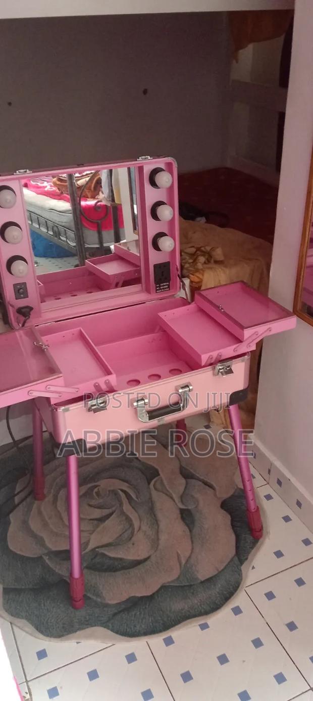 Portable Make Up Station - thumbnail 2