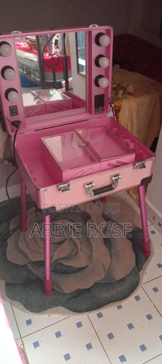 Portable Make Up Station - thumbnail 3