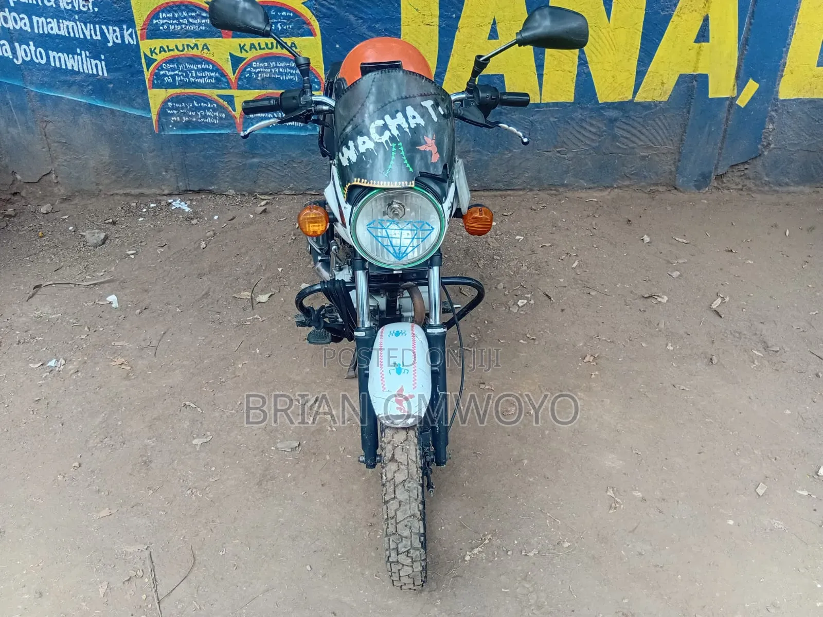 Bajaj Boxer 2019 White