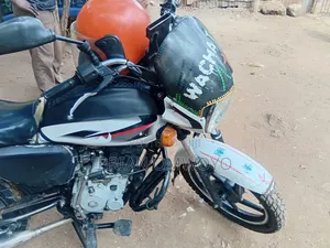 Bajaj Boxer 2019 White